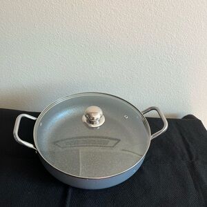 Domo large casserole cooking pot  12.5” diameter 3” deep